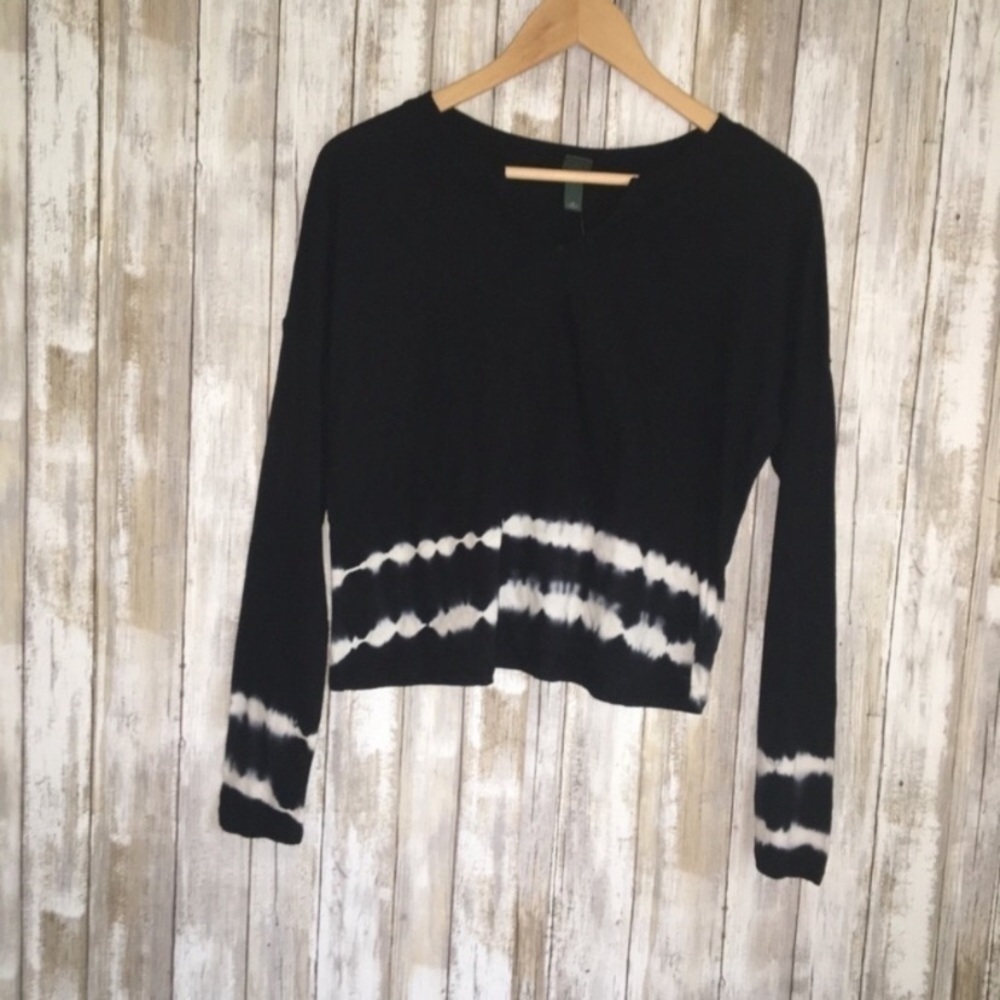 Wild Fable Black & White Dye Long Sleeve